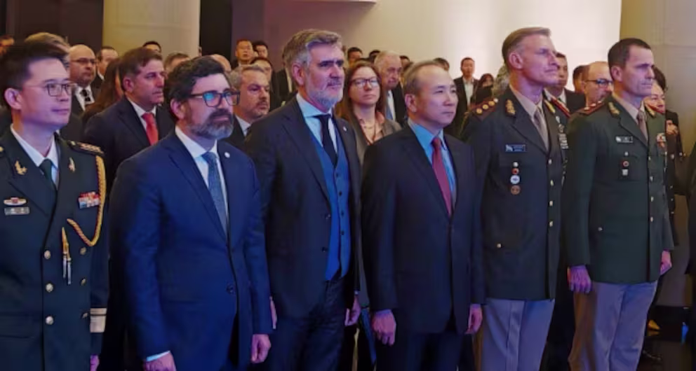 La Cancillería Argentina y la Legislatura de la Ciudad de Buenos Aires suspendieron un acto por la presión de China