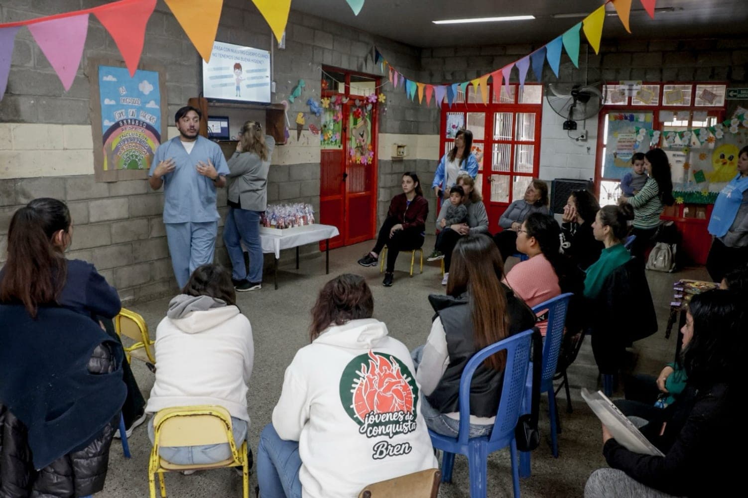 Personitas reunió a familias en un taller sobre cuidados de la salud en la infancia - Foto 1