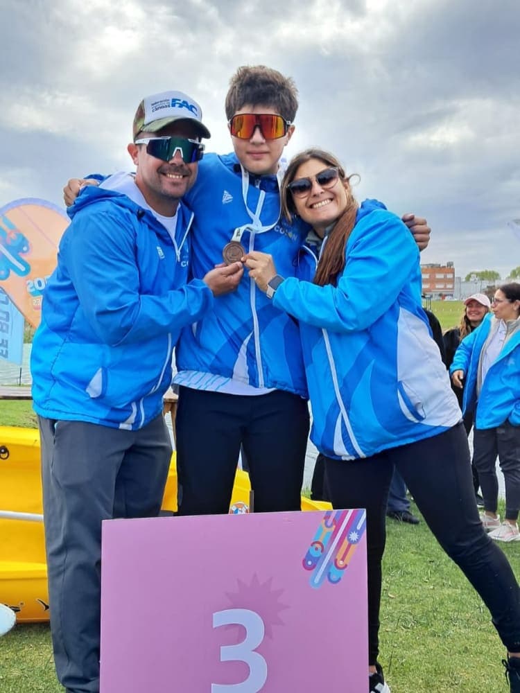 Francisco Alfageme ganó el bronce en canotaje en los Juegos Bonaerenses - Foto 1